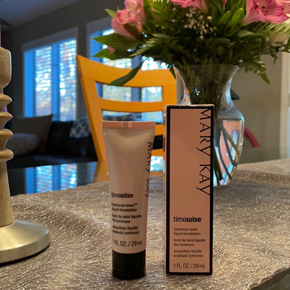 Mary Kay timewise luminous wear liquid foundation.  Beige 5.